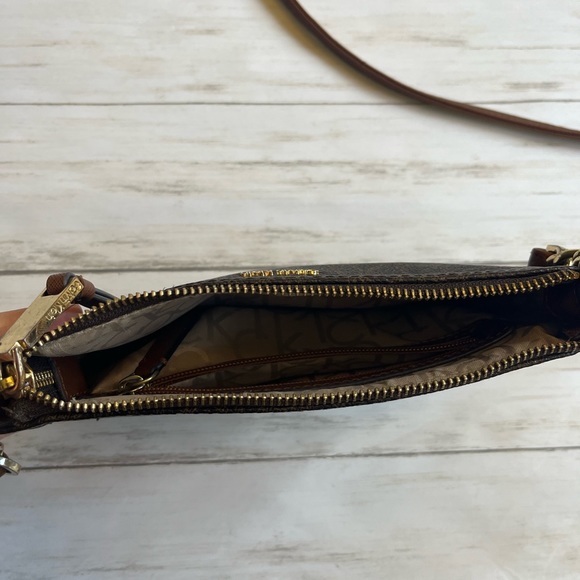 Calvin Klein Purse! - Picture 4 of 4